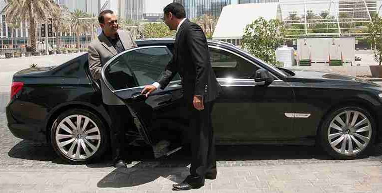 What You Should You Expect from a Car Rental in Dubai with Driver