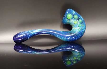 Why do people prefer glass pipe