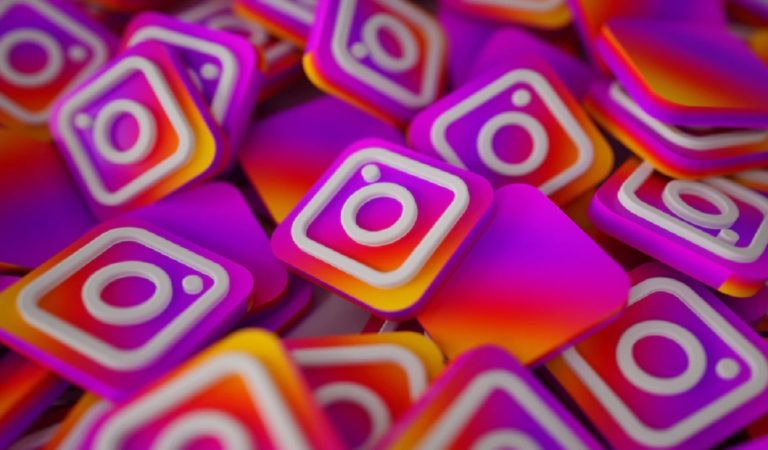 Download Photos From Instagram With InstaFinsta