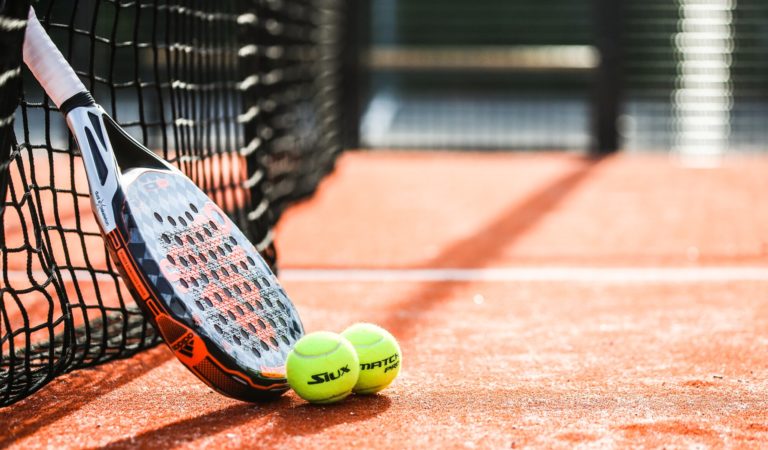 Tennis Grip vs Overgrip: What Are the Differences?