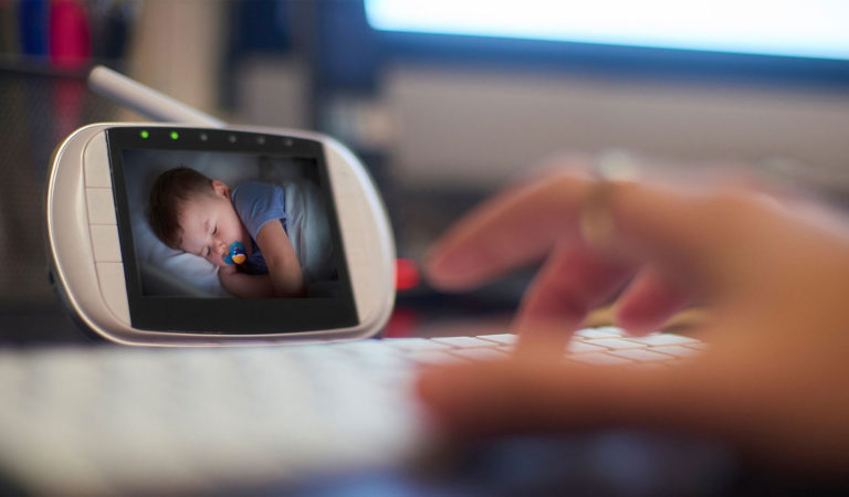 Types of Baby Monitors That Include Split Screen