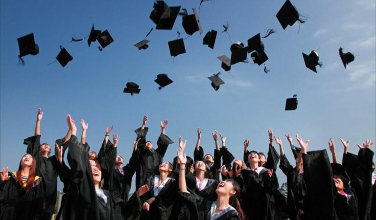 The Ultimate Guide to Celebrating Your Graduation