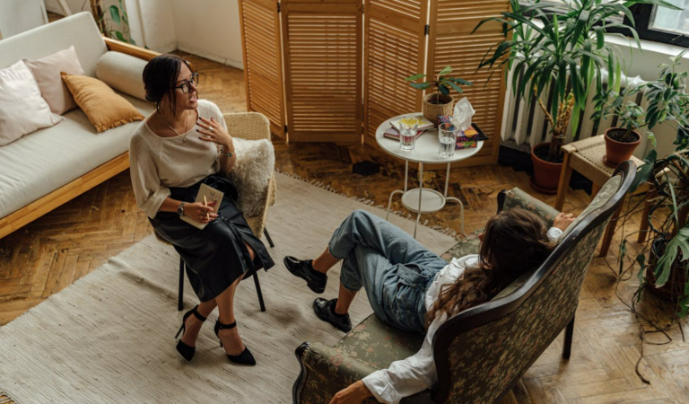 What You Need to Know About Becoming a Licensed Therapist